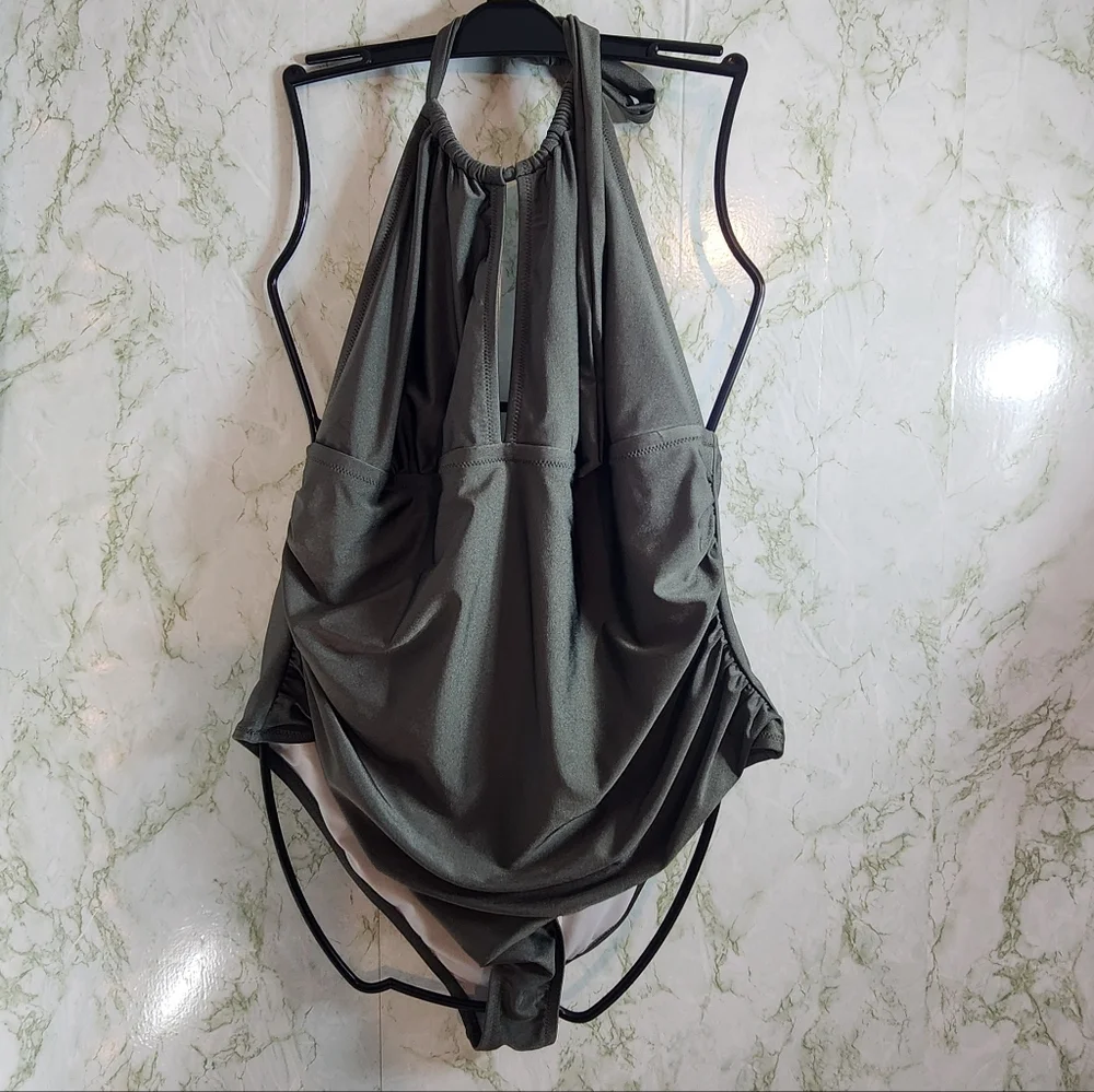 CUPSHE GREEN HALTER BACK 1-Piece Swimsuit